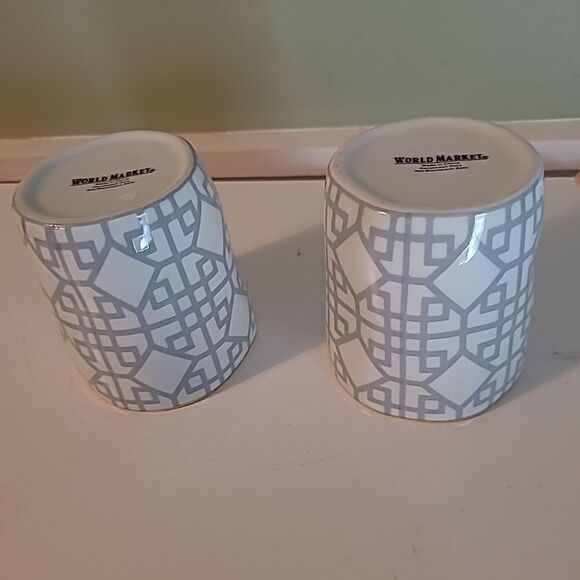 Pair of World Market Cups - Picture 3 of 4